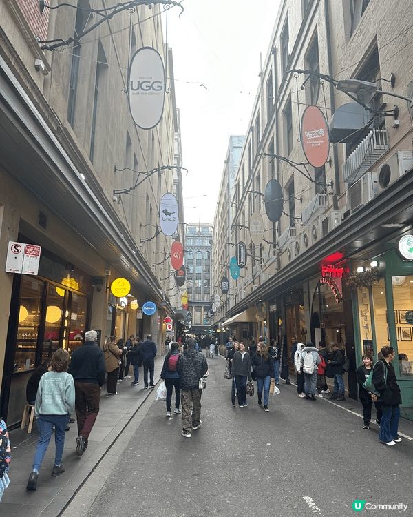 這三張照片是在澳洲旅行時拍攝的，包括壯麗的日落景色，以及澳洲...