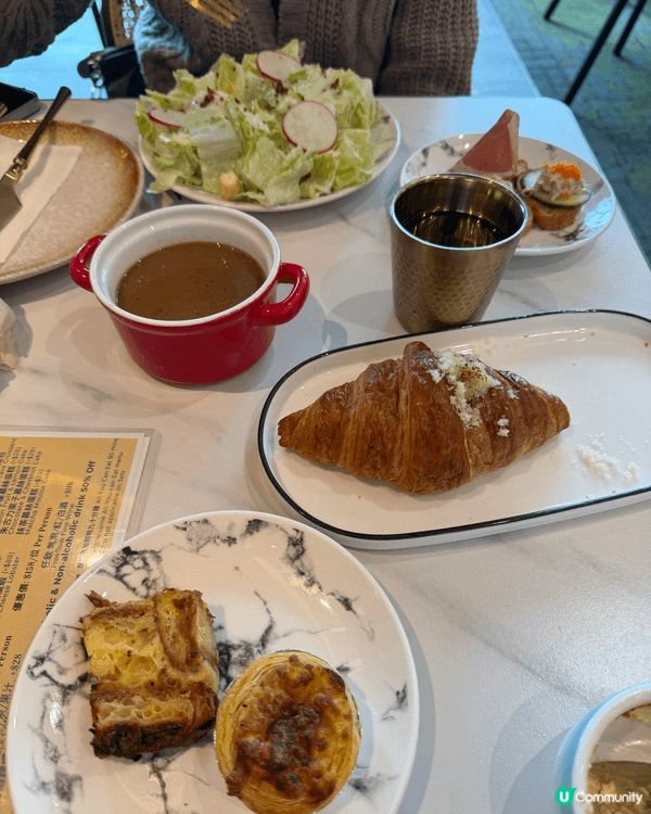 環境舒服，人流小，食物正常，可以食到飽，價錢又合理，很適合朋...