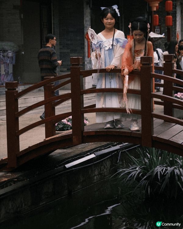 廣州嶺南印象園位於大學城小谷圍島南部是國家4A級景區。園內復...