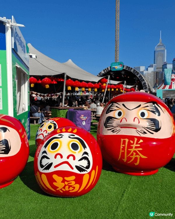AIA 嘉年華有很多攤位遊戲和機動遊戲，一家大小都啱玩，仲有...