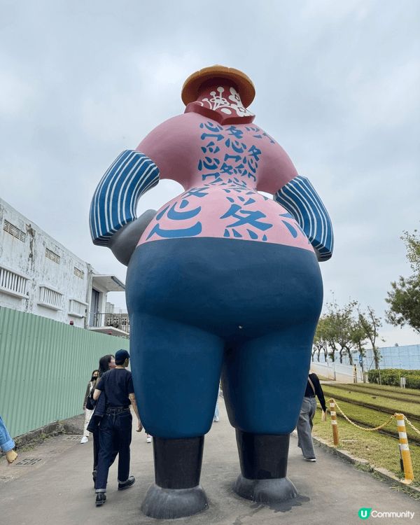 高雄的駁二藝術特區匯聚藝術、設計與歷史倉庫，展覽、市集不停歇...