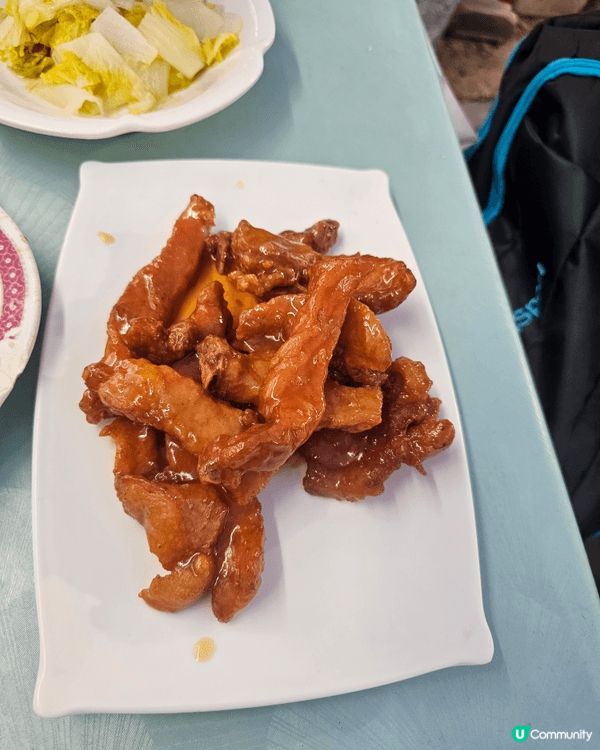 兩星期前，和太太到長洲行個小山，之後在碼頭附近食咗一個兩餸嘅...