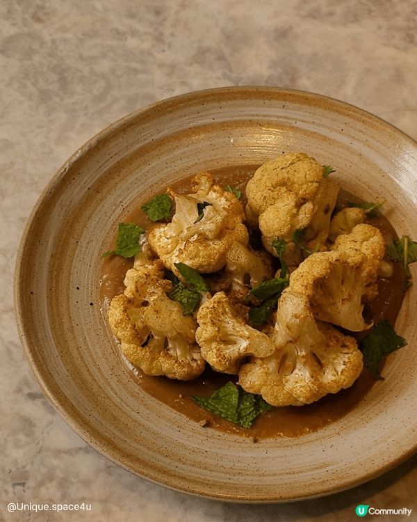 在大眾的刻板印象中，「網紅餐廳」往往與「拍照漂亮但味道平平」...