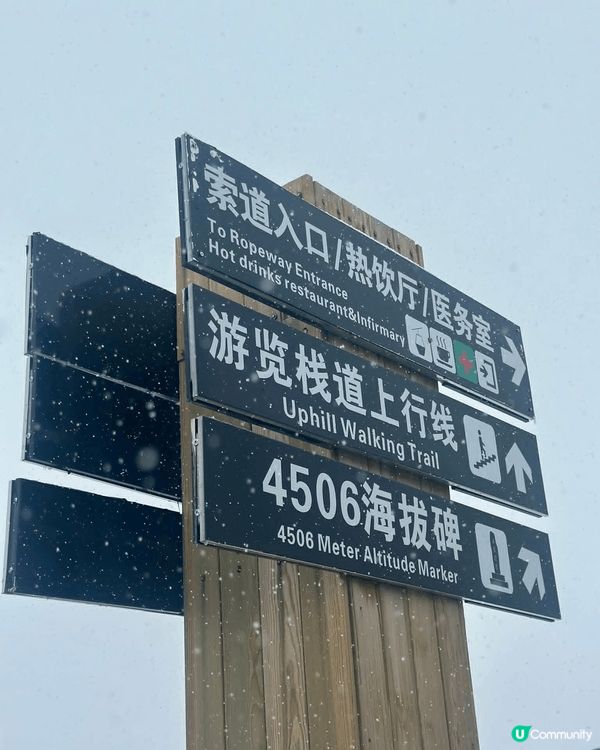 中國旅遊雲南，嘗試乘坐船去大理，感受風中的涼意，乘坐敞篷吉普...