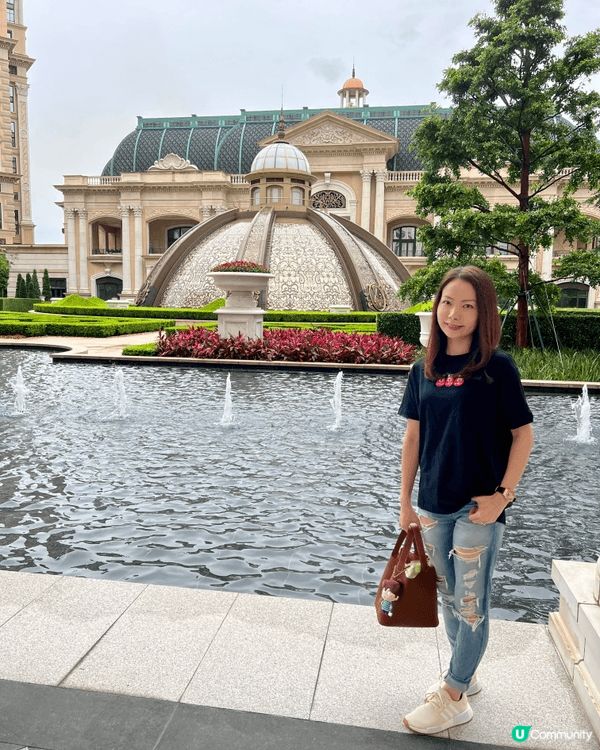 這裡是澳門上葡京綜合度假村的「綠茵勝境花園」，它讓人彷彿置身...