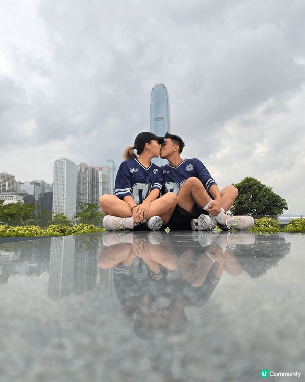 中環碼頭，欣賞到維港景色，摩天輪和天空之鏡都係打卡熱點
