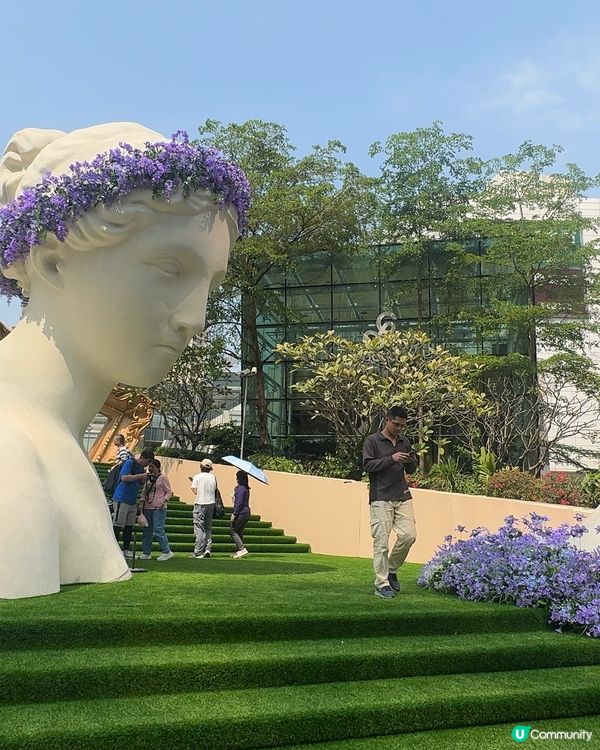 之前介紹了中航城君尚的打卡點，最近過去又悄悄地變了妝，紫色t...