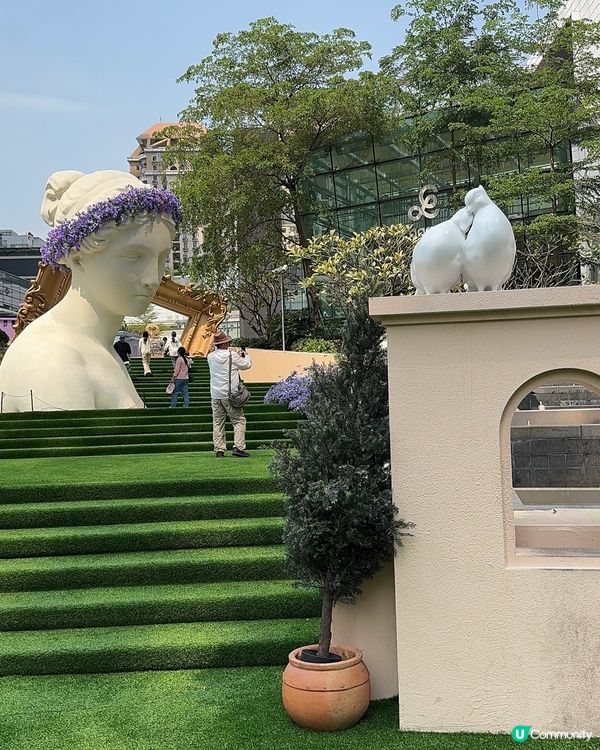 之前介紹了中航城君尚的打卡點，最近過去又悄悄地變了妝，紫色t...