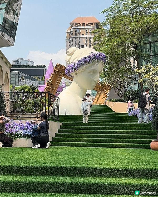 之前介紹了中航城君尚的打卡點，最近過去又悄悄地變了妝，紫色t...