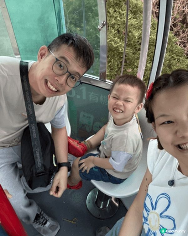 其中兩張大小朋友去海洋公園親親大自然了解更多動物，我一張就去...