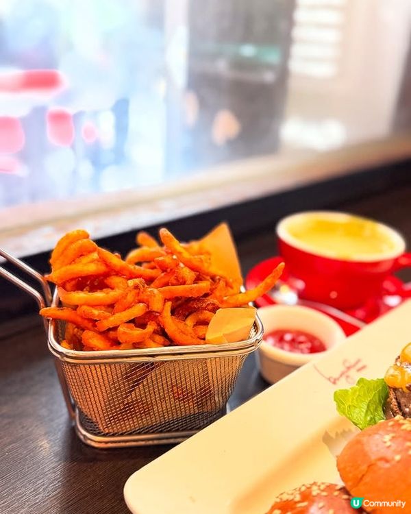 鵝肝 x 漢堡 = 邪惡化身