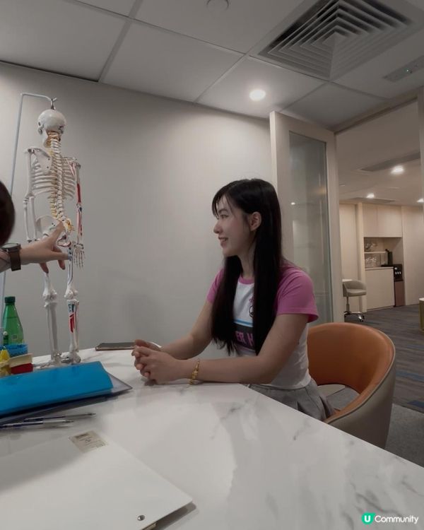 脊柱側彎成日俾人話「歪埋一邊」？Dr Yan 好唔好？中環醫療AI 脊椎檢查實試｜吳錞銦博士收費＋改善高低肩全記錄