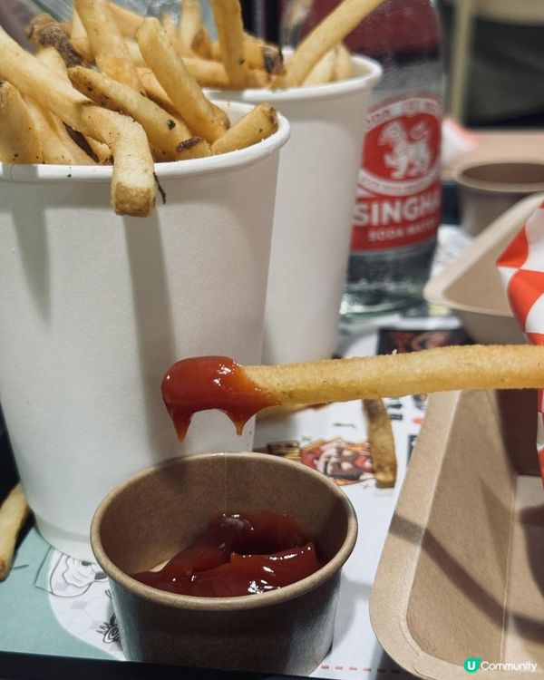 九龍城美食廣場人氣漢堡包🍔！