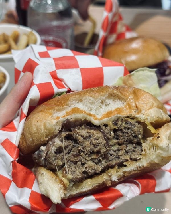 九龍城美食廣場人氣漢堡包🍔！