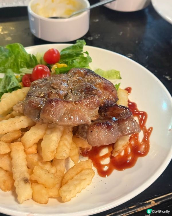 ｢炭燒黑毛豬､鮮茄羅勒意粉好食🤤｣