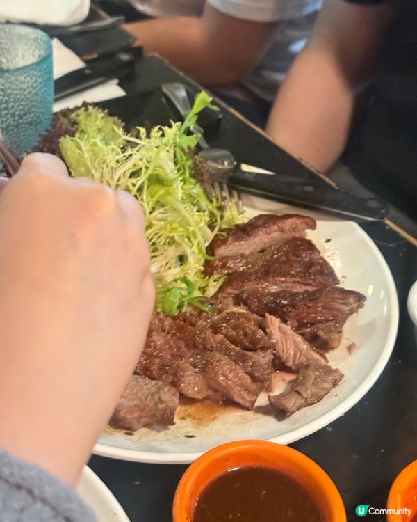 ｢炭燒黑毛豬､鮮茄羅勒意粉好食🤤｣