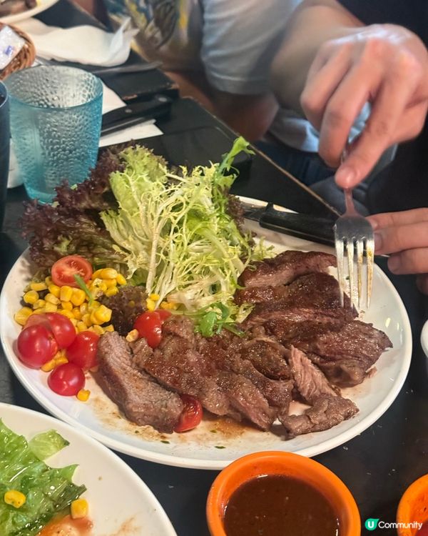 ｢炭燒黑毛豬､鮮茄羅勒意粉好食🤤｣