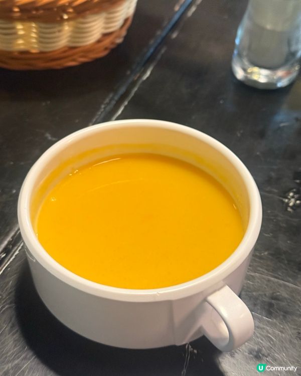 ｢炭燒黑毛豬､鮮茄羅勒意粉好食🤤｣