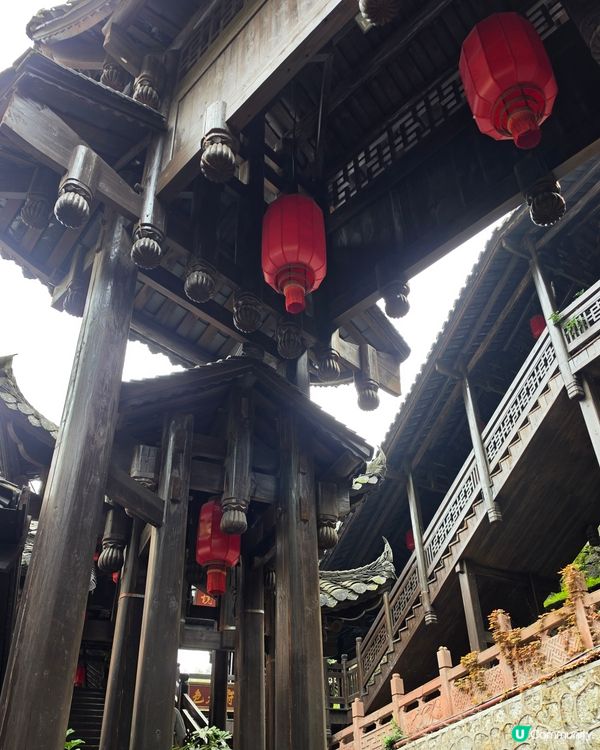 張家界土司城
行入古城，像打開一段活生生嘅歷史 📜🏯