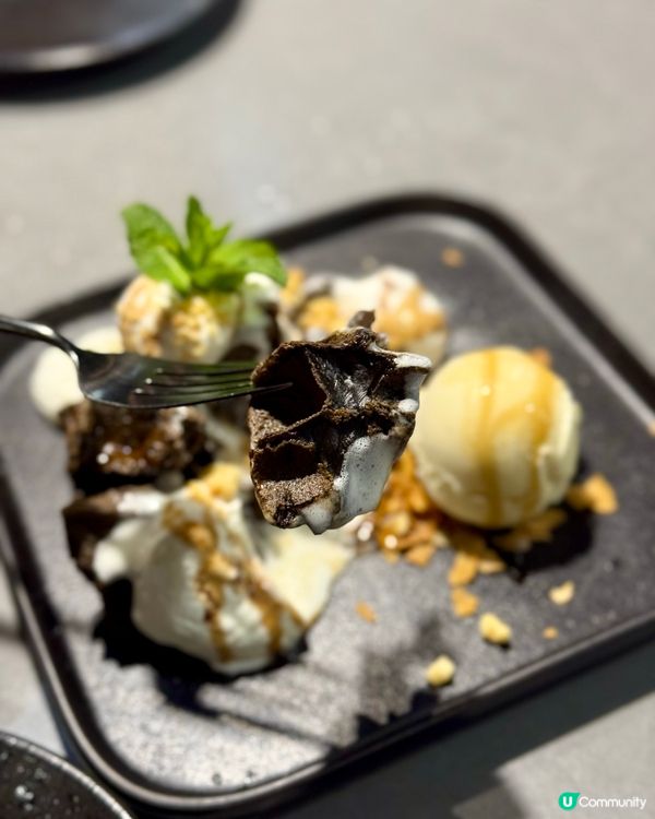 旺角純黑型格Cafe 焙茶麻糬窩夫超好吃