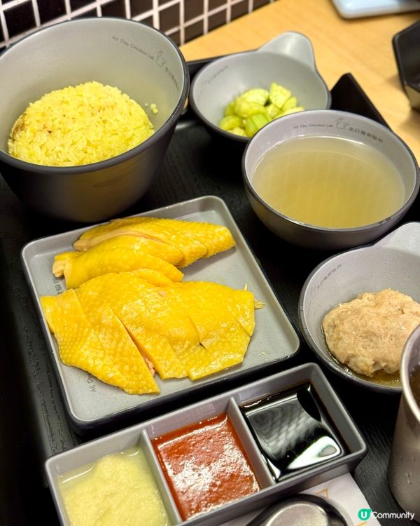 荃灣嫩滑無骨海南雞 煲仔飯同樣出色