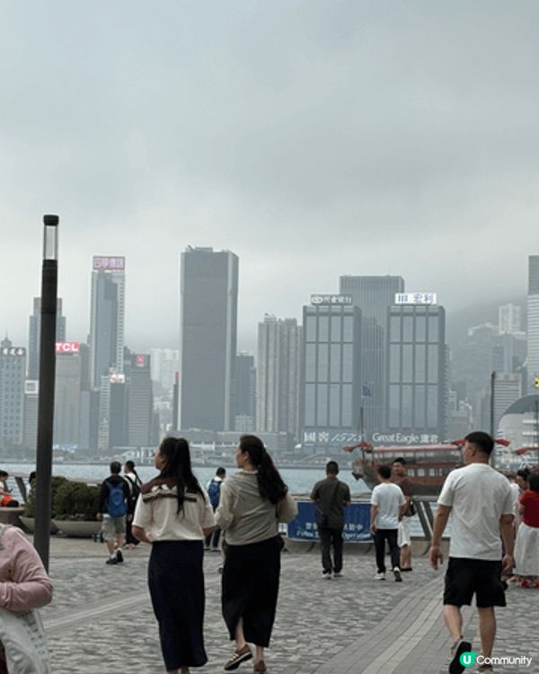 尖沙咀海旁步行，作為一個香港人，沒有一次覺得厭，放假最喜歡行...