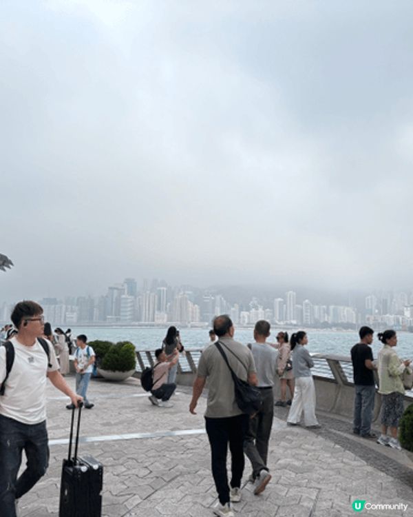 尖沙咀海旁步行，作為一個香港人，沒有一次覺得厭，放假最喜歡行...