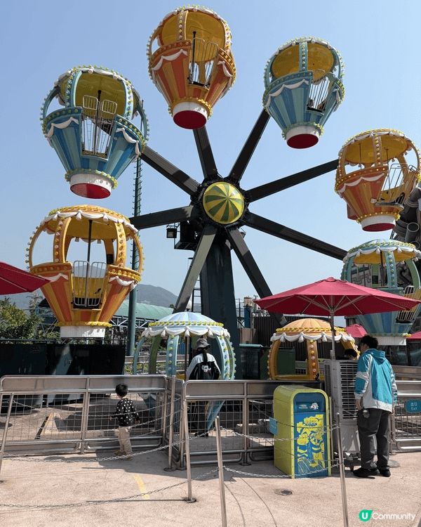 海洋公園一定係最吸引既打咭點，可以睇到唔同既動物仲有機動遊戲...