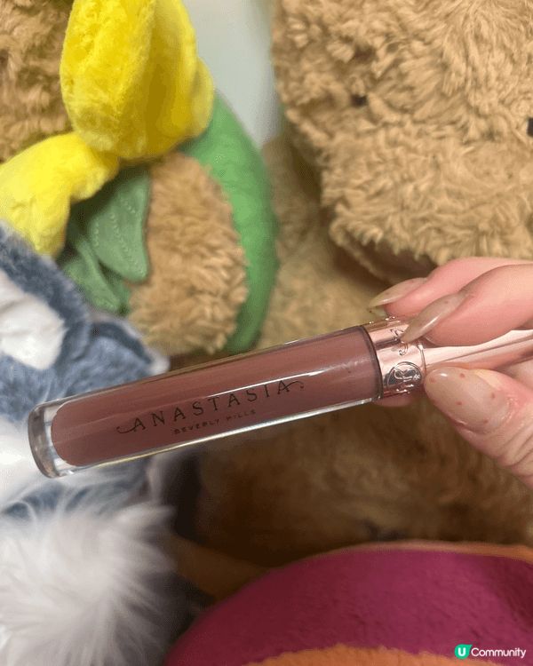 Lip gloss 係nude tone 好靚！！佢會形成一...