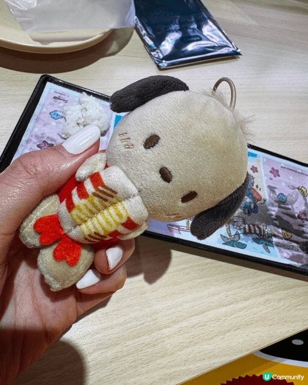 新加坡的壽司郎推出了與Sanrio 角色聯成的夏日美食，兩款...