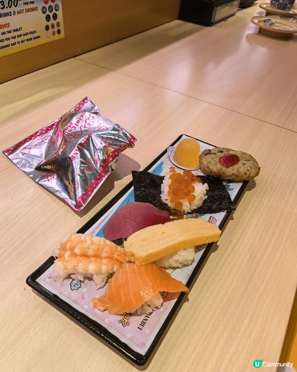 新加坡的壽司郎推出了與Sanrio 角色聯成的夏日美食，兩款...