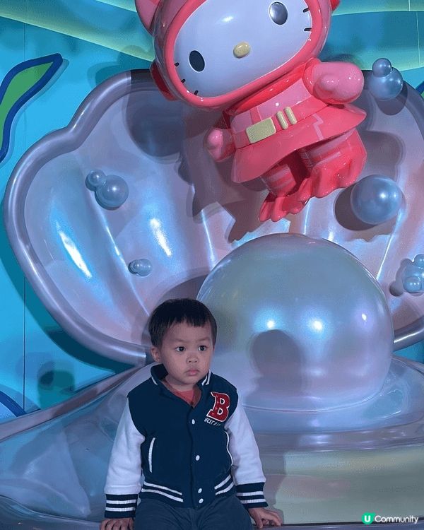 今次係小朋友第一次去海洋公園同爸爸生日就遇上 Sanrio....