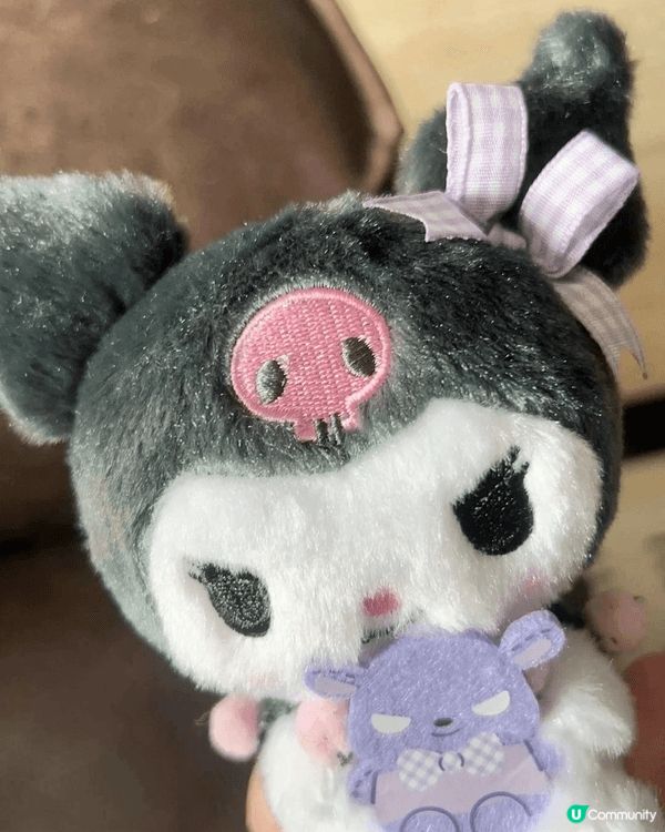 我超愛Kuromi！她外表酷帥有個性，帶點小壞壞的可愛，紫色...