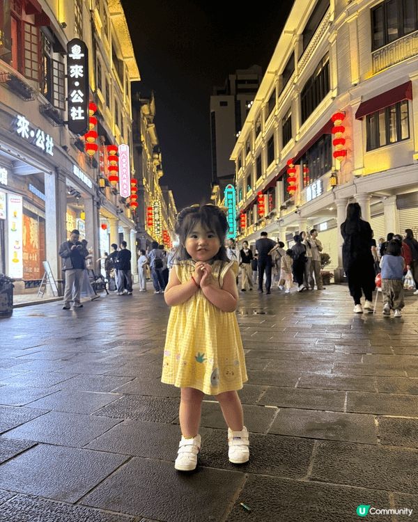 汕頭既小公園，夜景真係好靚，點影都好靚，又多嘢食，可以食糖水...