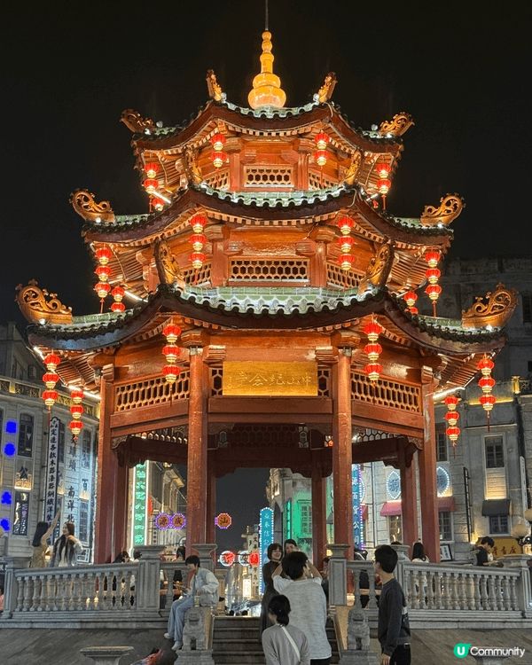 汕頭既小公園，夜景真係好靚，點影都好靚，又多嘢食，可以食糖水...