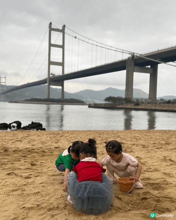 1. 喜歡在馬灣沙灘打卡，是因為能將香港地標青馬大橋與絢爛日...