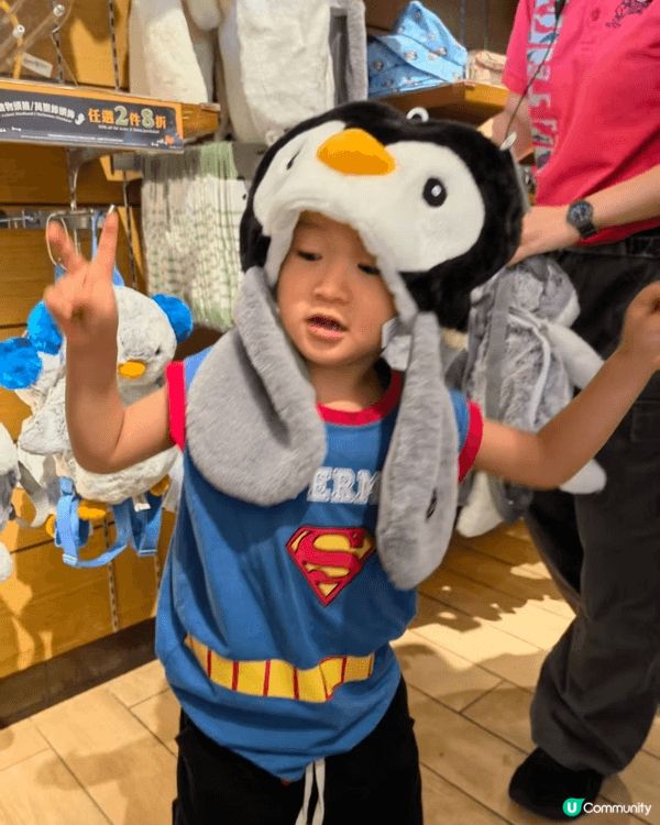 香港海洋公園匯集各類海洋生物，設有刺激機動遊戲，兼具科普教育...