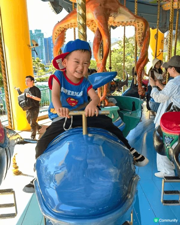 香港海洋公園匯集各類海洋生物，設有刺激機動遊戲，兼具科普教育...