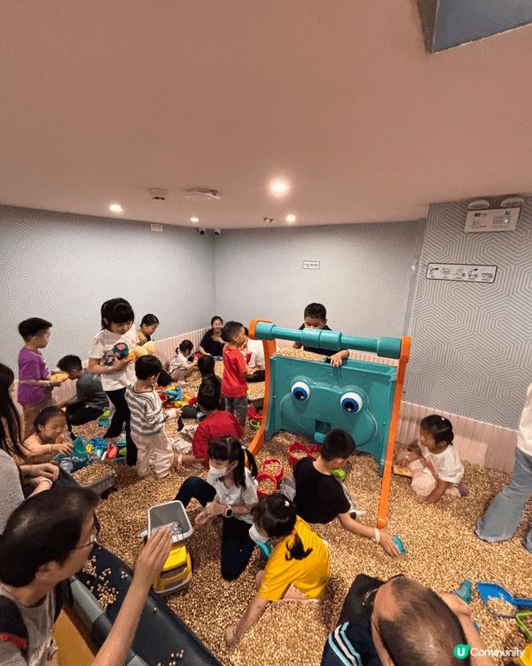這次去了深圳最大的室內遊樂園，裏面設施非常豐富，而且沒有限時...