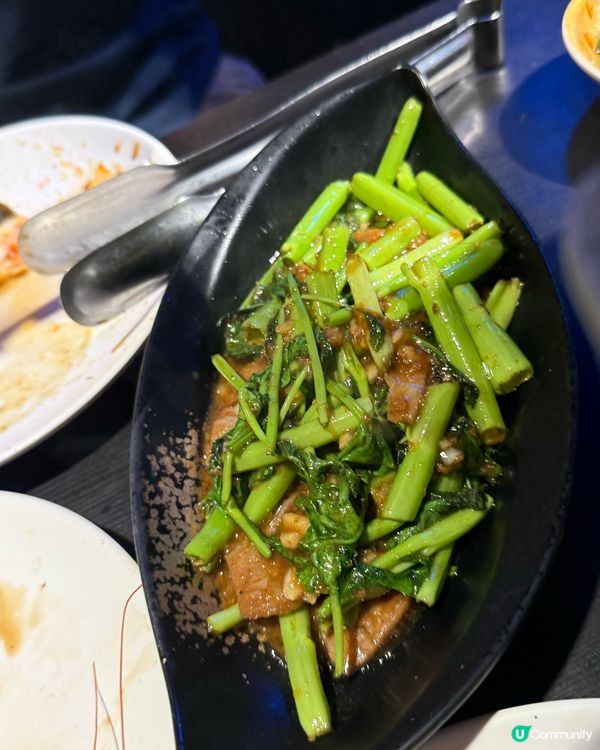台中任食海鮮，有大頭蝦，鮑魚，生蠔，東風螺