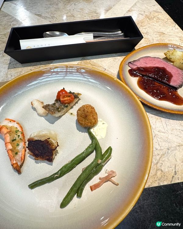 優雅氛圍的自助午餐