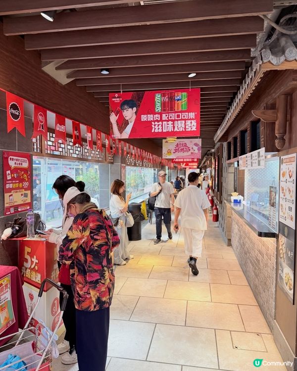 巨型打卡位 + 美食🤩 香港街市攞明信片！