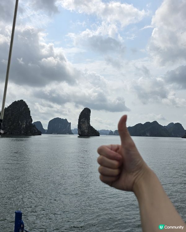 海上漫遊下龍灣！🏞️ 遠眺鬥雞石！👫