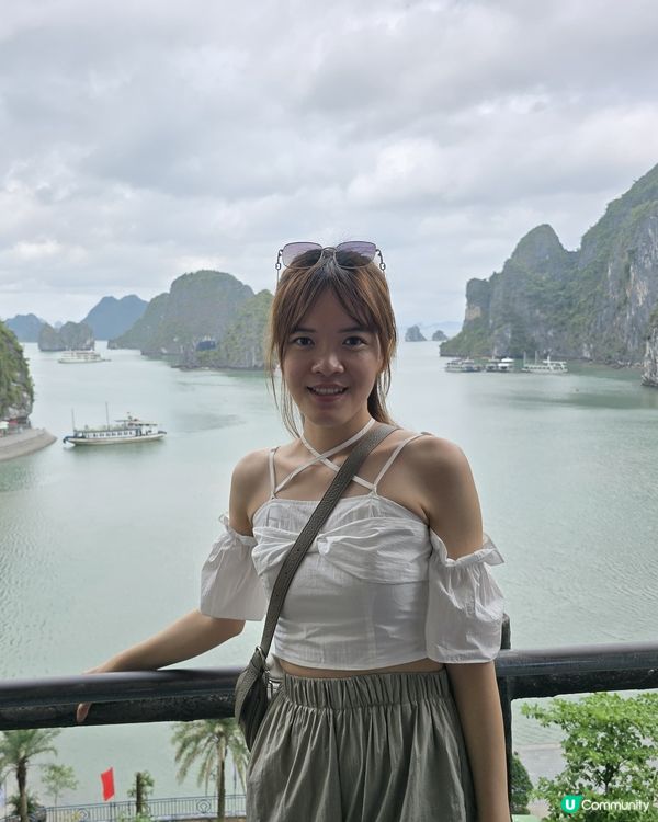 海上漫遊下龍灣！🏞️ 遠眺鬥雞石！👫