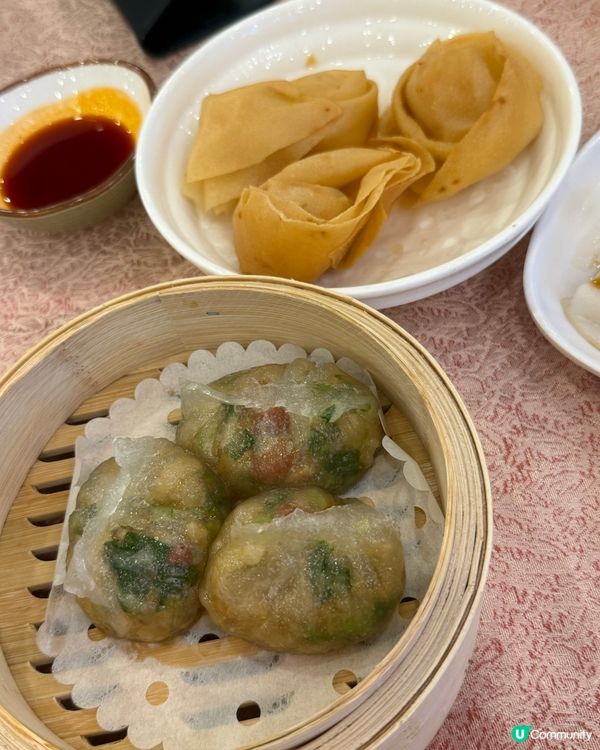 一家人去飲茶傾吓偈，吹吓水