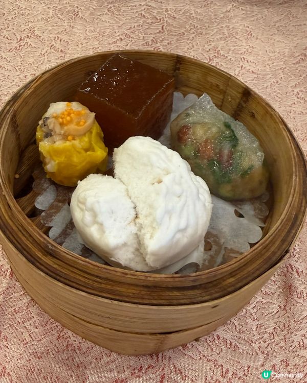 一家人去飲茶傾吓偈，吹吓水