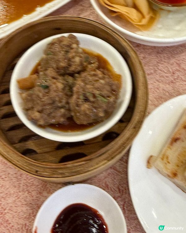 一家人去飲茶傾吓偈，吹吓水