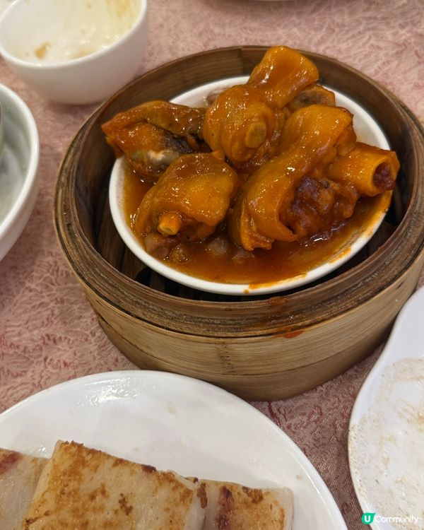一家人去飲茶傾吓偈，吹吓水