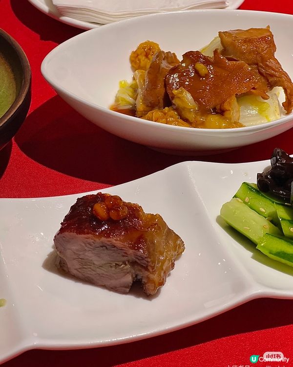 香港機場紅軒🇭🇰必食鮮鳳梨咕嚕豚肉！