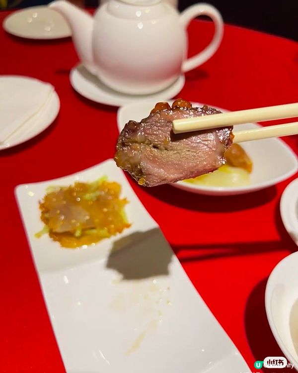 香港機場紅軒🇭🇰必食鮮鳳梨咕嚕豚肉！